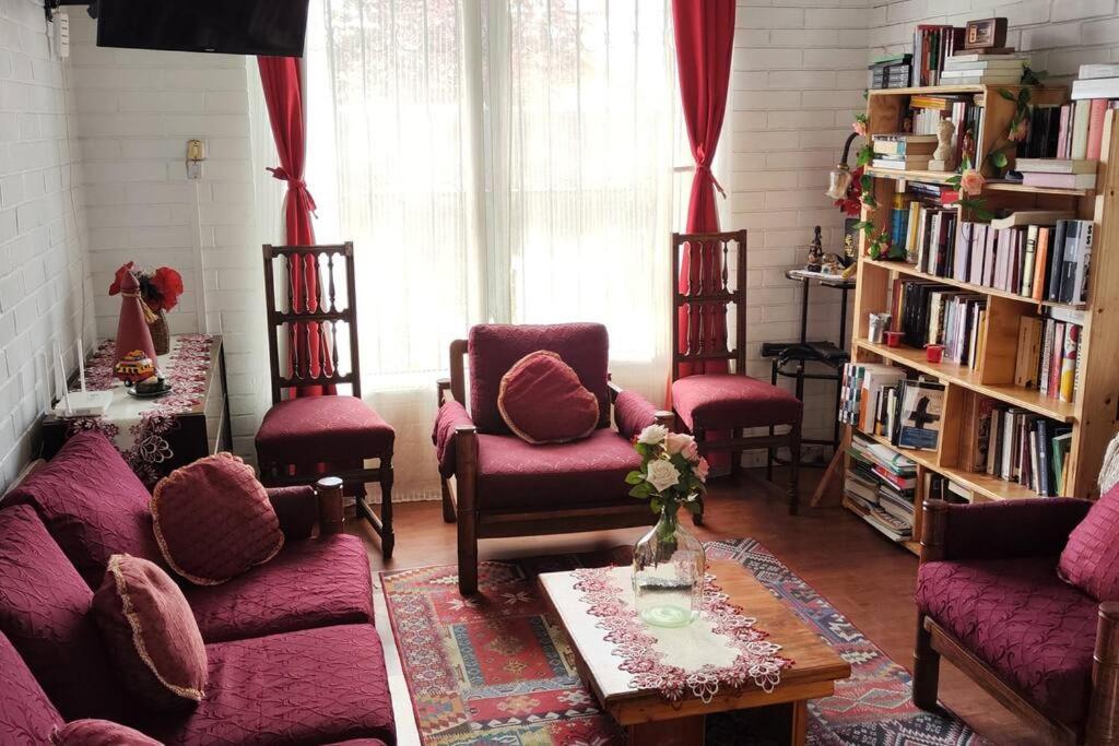 Jose Anguita: Metro-adjacent With Private Parking Apartamento Santiago